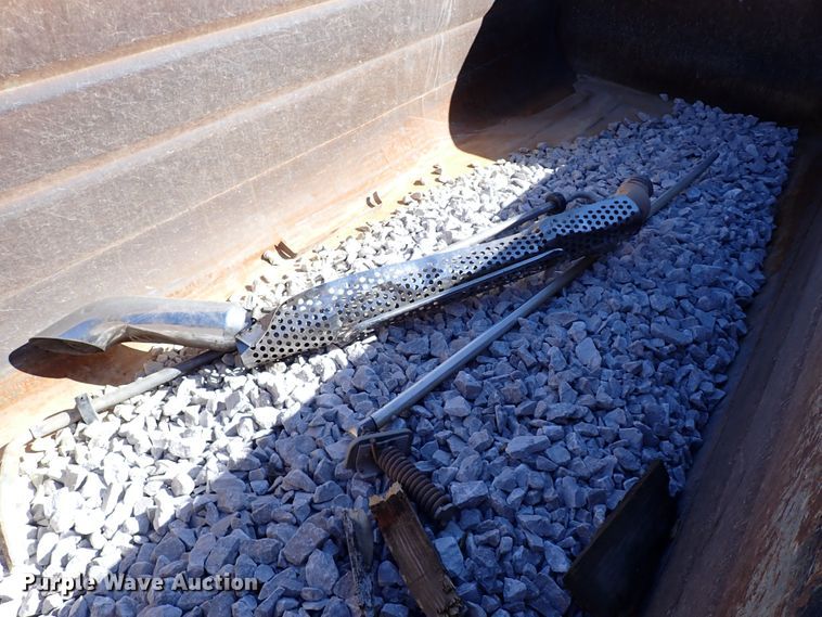 image for item IS9465 2020 Kenworth T880  dump truck