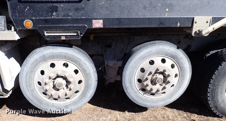 image for item IS9465 2020 Kenworth T880  dump truck