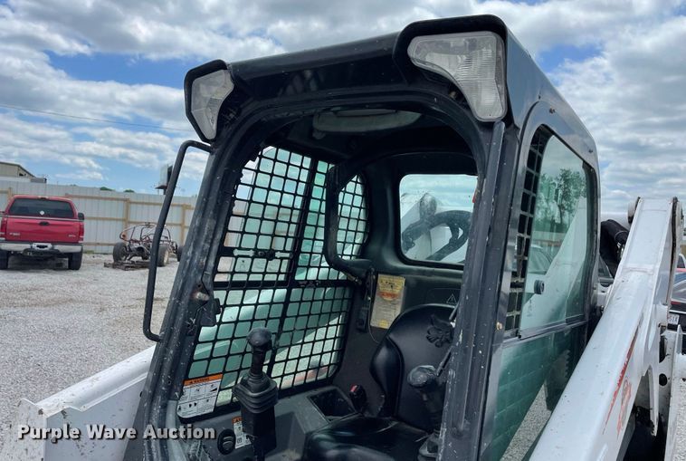 image for item JC9866 2015 Bobcat S650  skid steer loader