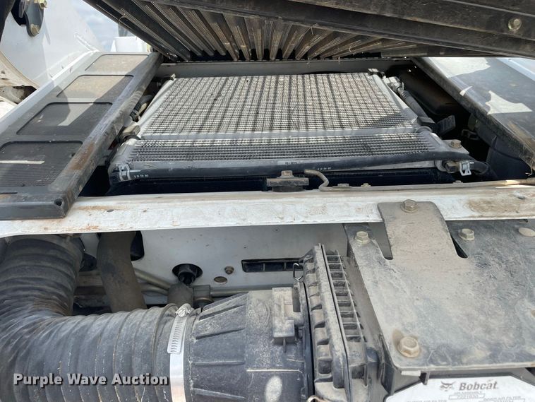 image for item JC9866 2015 Bobcat S650  skid steer loader