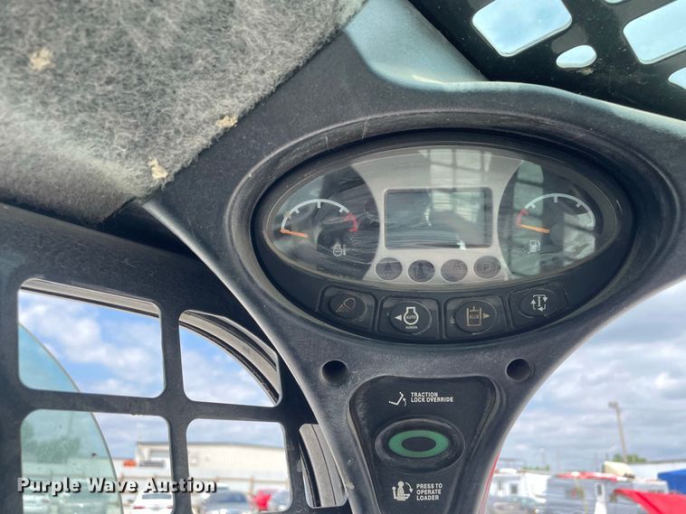 image for item JC9866 2015 Bobcat S650  skid steer loader