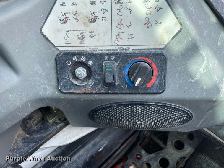 image for item JC9866 2015 Bobcat S650  skid steer loader