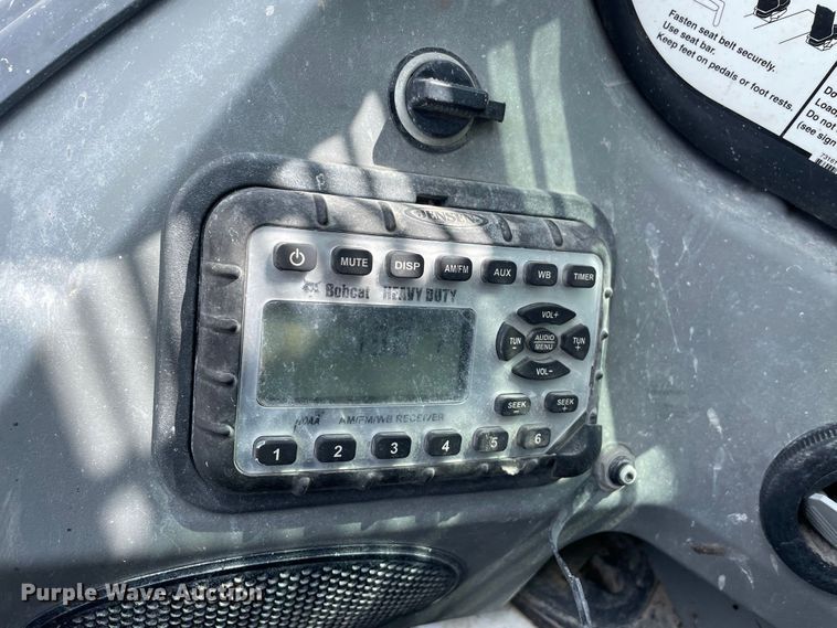 image for item JC9866 2015 Bobcat S650  skid steer loader