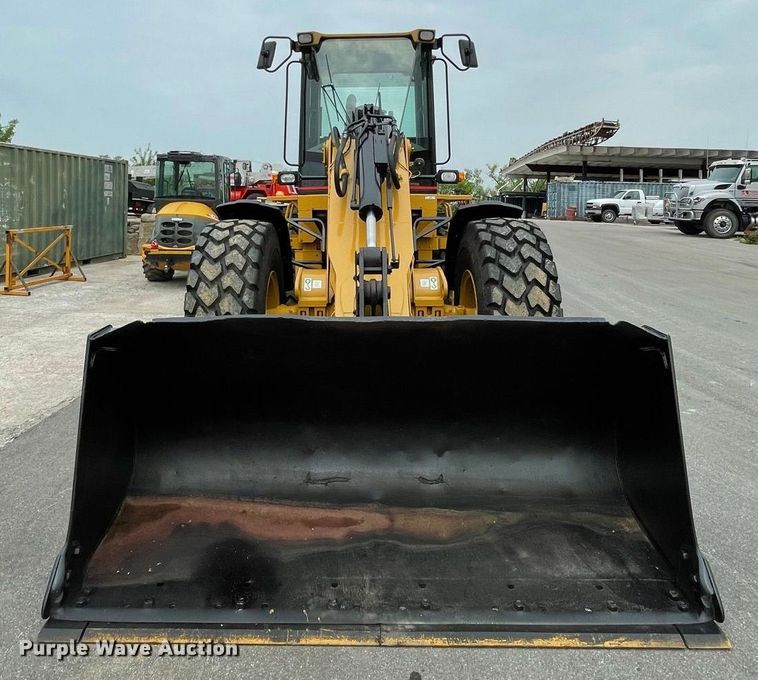 image for item JC9868 1999 Caterpillar 924G  wheel loader