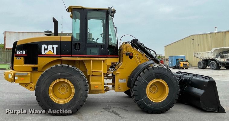 image for item JC9868 1999 Caterpillar 924G  wheel loader