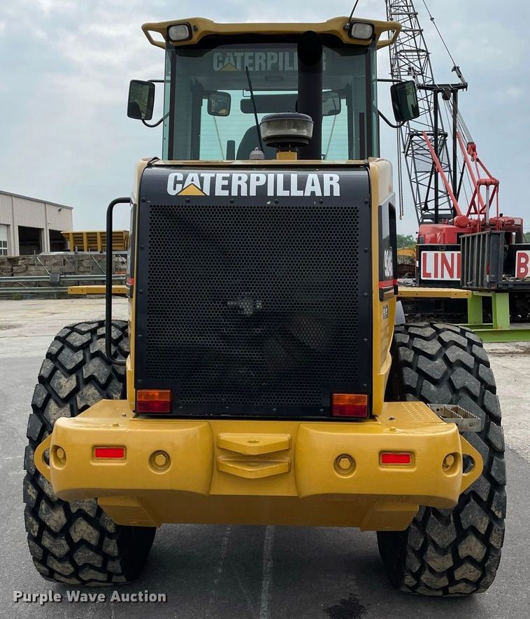 image for item JC9868 1999 Caterpillar 924G  wheel loader