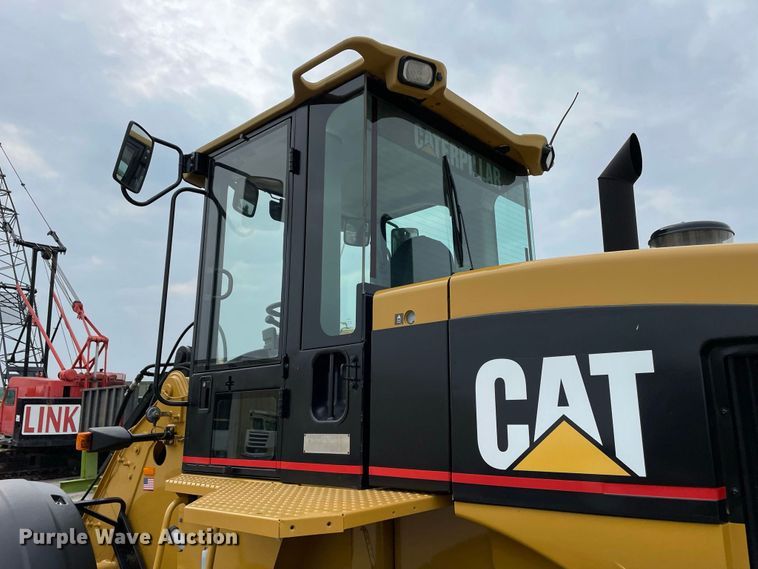 image for item JC9868 1999 Caterpillar 924G  wheel loader