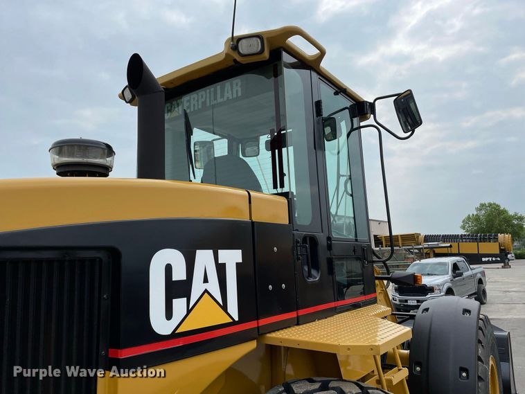 image for item JC9868 1999 Caterpillar 924G  wheel loader