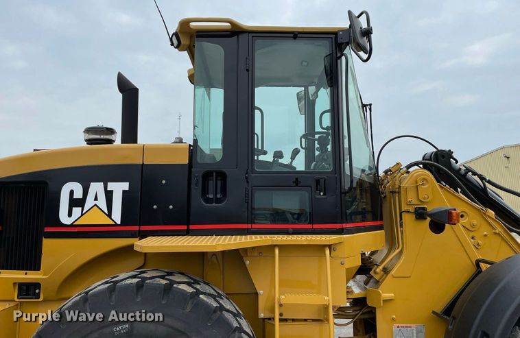 image for item JC9868 1999 Caterpillar 924G  wheel loader