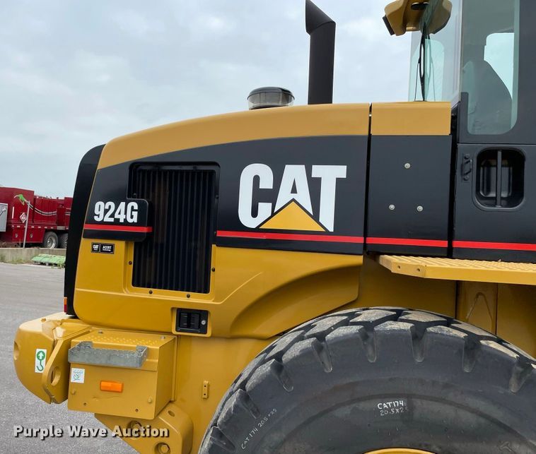 image for item JC9868 1999 Caterpillar 924G  wheel loader