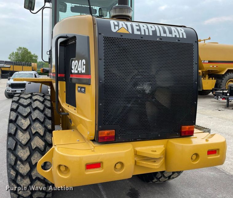 image for item JC9868 1999 Caterpillar 924G  wheel loader