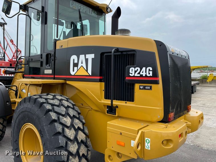 image for item JC9868 1999 Caterpillar 924G  wheel loader