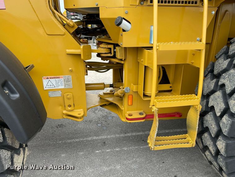 image for item JC9868 1999 Caterpillar 924G  wheel loader