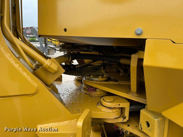 image for item JC9868 1999 Caterpillar 924G  wheel loader