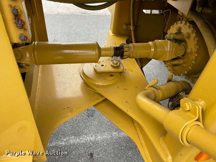 image for item JC9868 1999 Caterpillar 924G  wheel loader