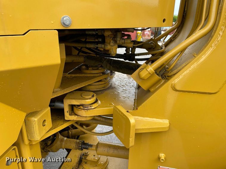 image for item JC9868 1999 Caterpillar 924G  wheel loader