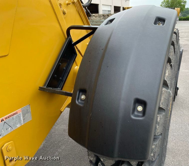 image for item JC9868 1999 Caterpillar 924G  wheel loader