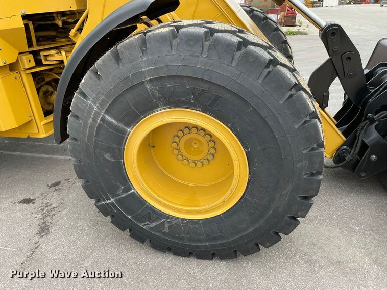 image for item JC9868 1999 Caterpillar 924G  wheel loader