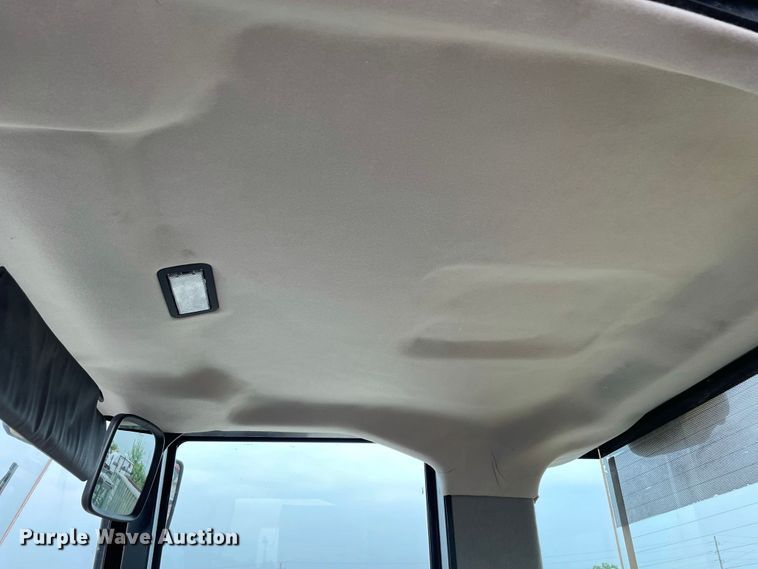 image for item JC9868 1999 Caterpillar 924G  wheel loader