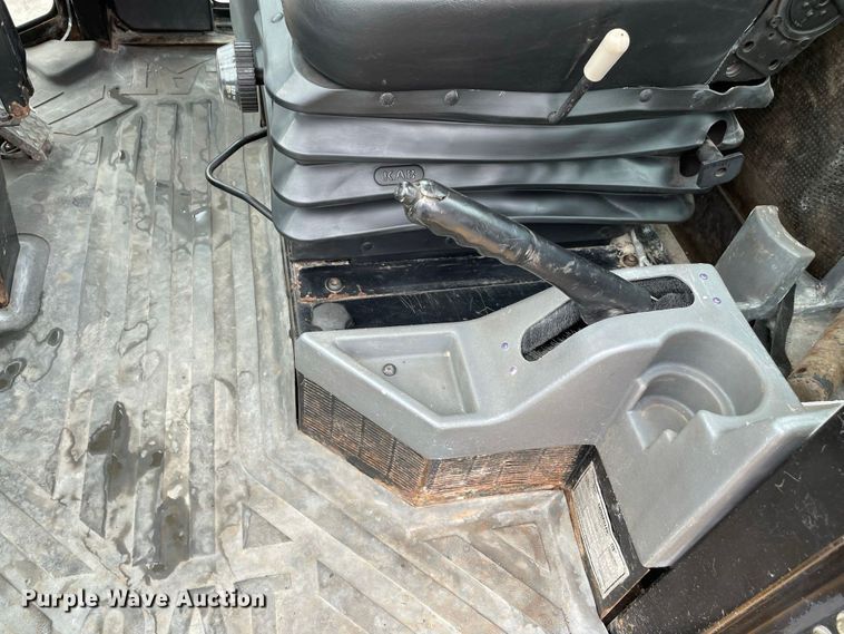 image for item JC9868 1999 Caterpillar 924G  wheel loader