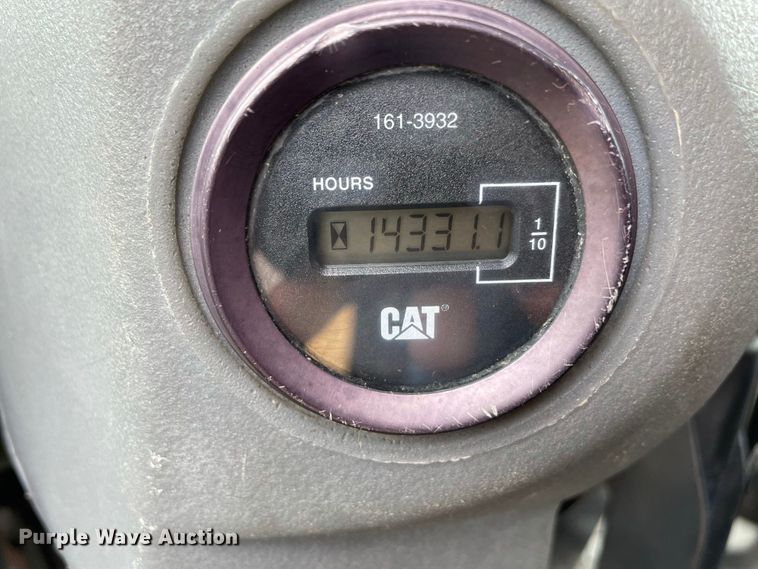 image for item JC9868 1999 Caterpillar 924G  wheel loader