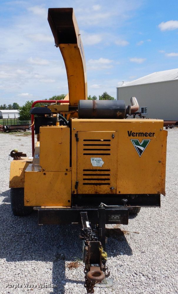 image for item JH9740 2010 Vermeer BC1200XL  wood chipper