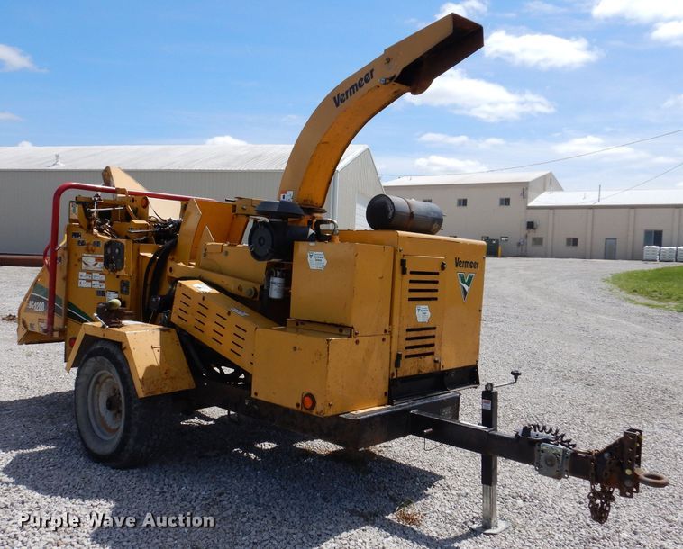 image for item JH9740 2010 Vermeer BC1200XL  wood chipper