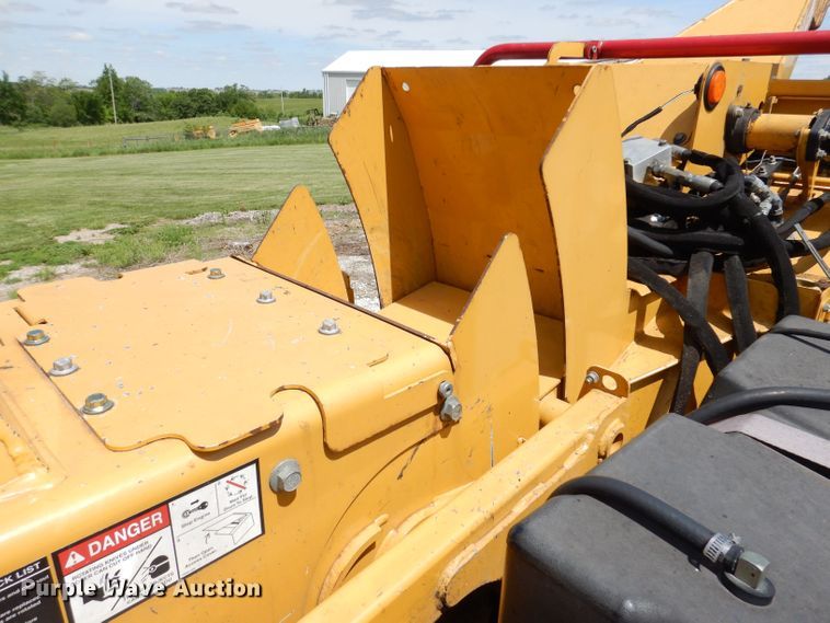 image for item JH9740 2010 Vermeer BC1200XL  wood chipper