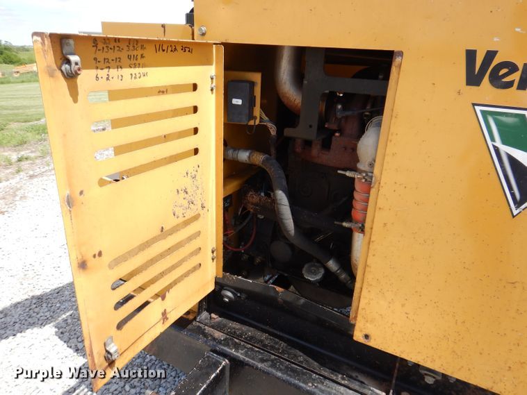 image for item JH9740 2010 Vermeer BC1200XL  wood chipper