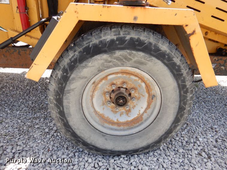 image for item JH9740 2010 Vermeer BC1200XL  wood chipper