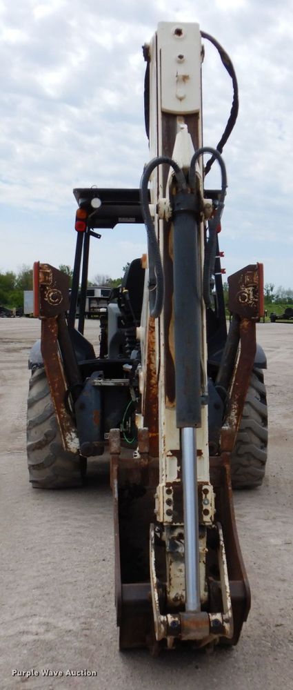 image for item JH9742 2005 Terex 760B  backhoe