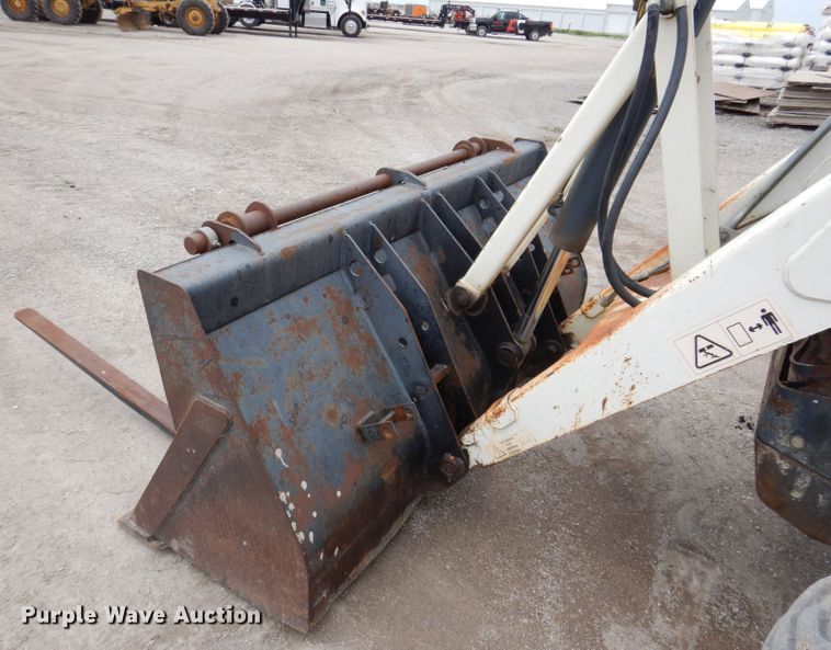 image for item JH9742 2005 Terex 760B  backhoe