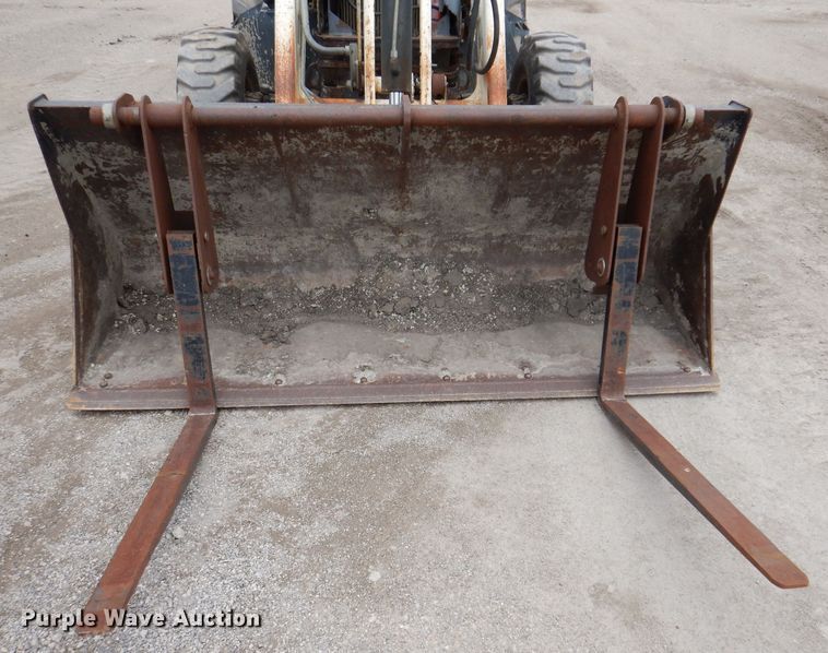 image for item JH9742 2005 Terex 760B  backhoe