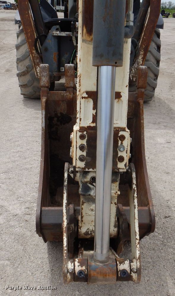 image for item JH9742 2005 Terex 760B  backhoe