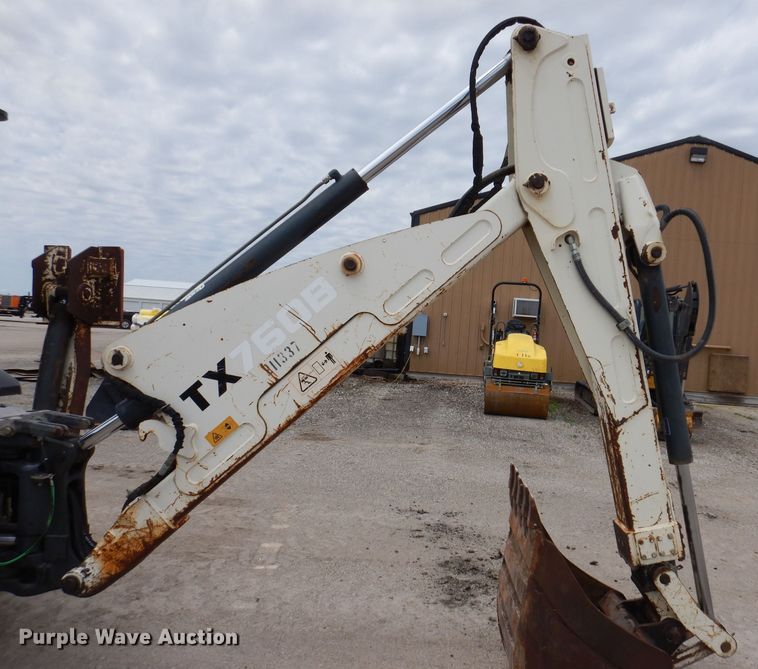 image for item JH9742 2005 Terex 760B  backhoe