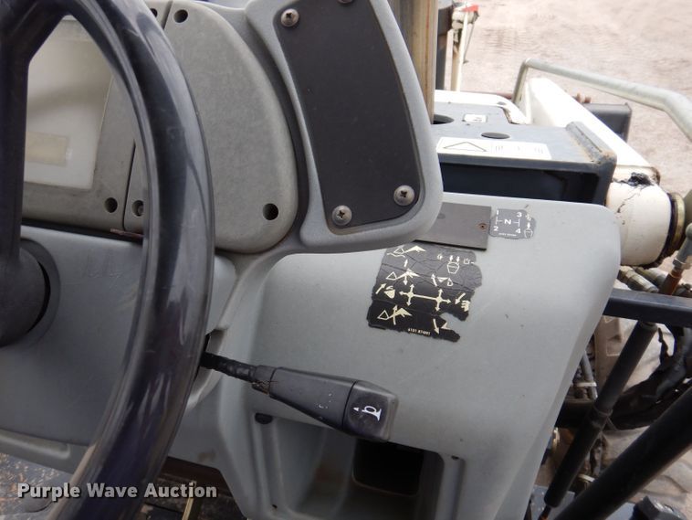 image for item JH9742 2005 Terex 760B  backhoe