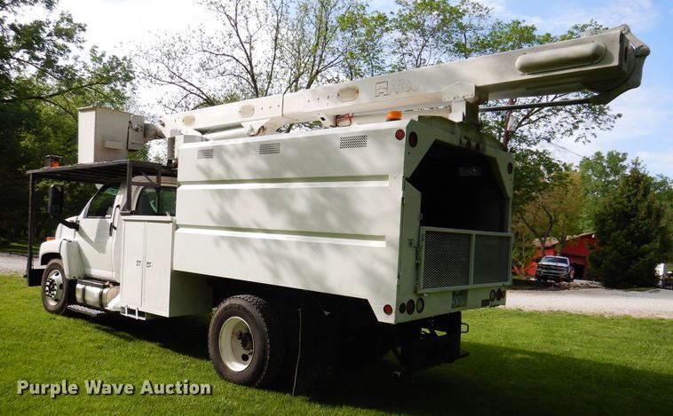 image for item JH9771 2004 GMC C7500  forestry bucket truck