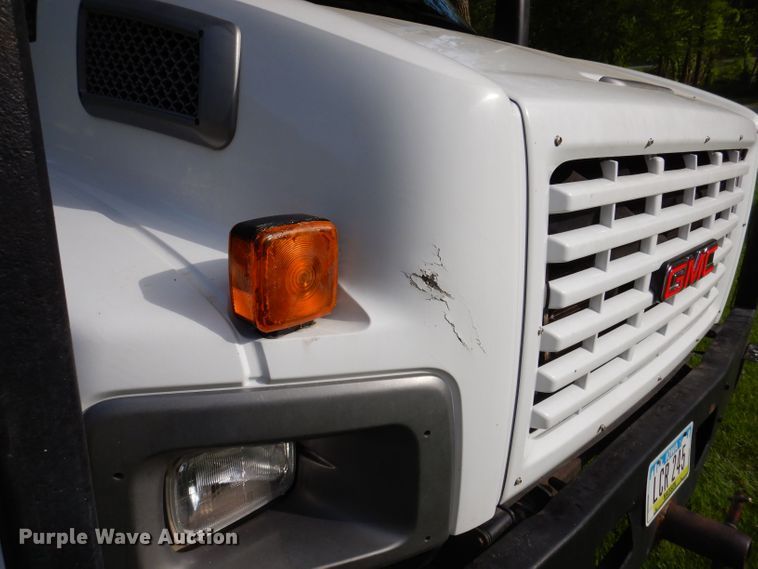 image for item JH9771 2004 GMC C7500  forestry bucket truck
