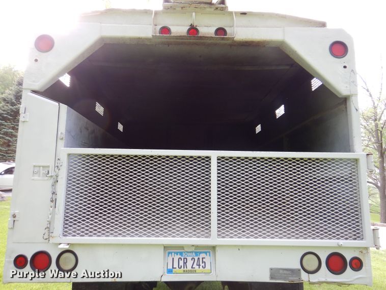 image for item JH9771 2004 GMC C7500  forestry bucket truck