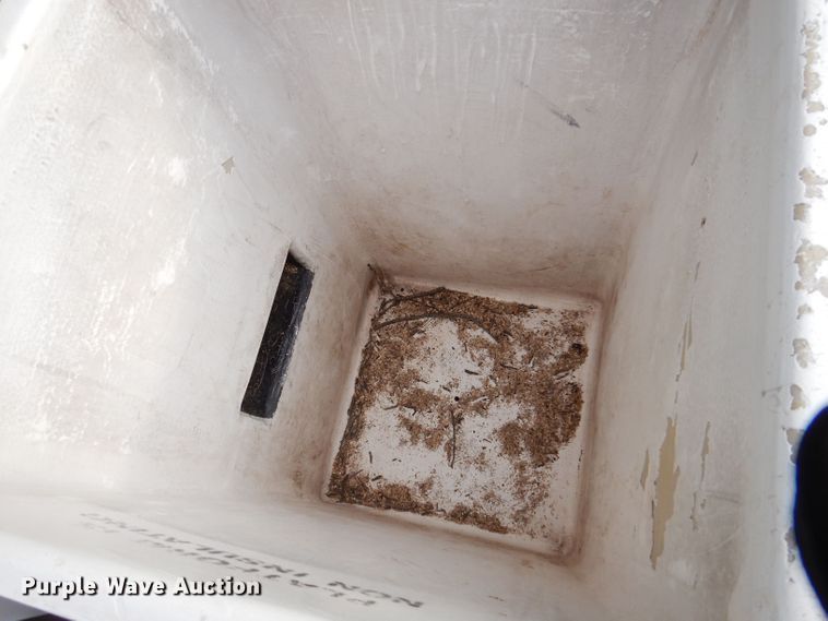 image for item JH9771 2004 GMC C7500  forestry bucket truck