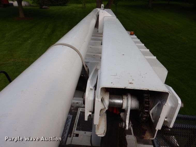 image for item JH9771 2004 GMC C7500  forestry bucket truck