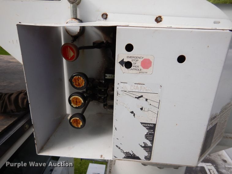 image for item JH9771 2004 GMC C7500  forestry bucket truck