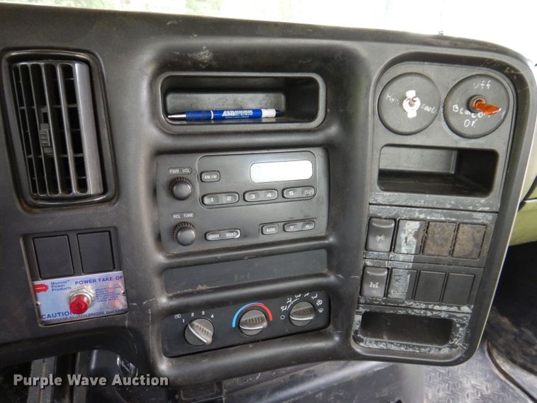 image for item JH9771 2004 GMC C7500  forestry bucket truck