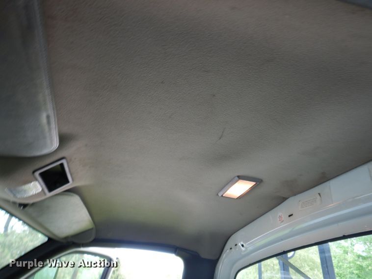 image for item JH9771 2004 GMC C7500  forestry bucket truck