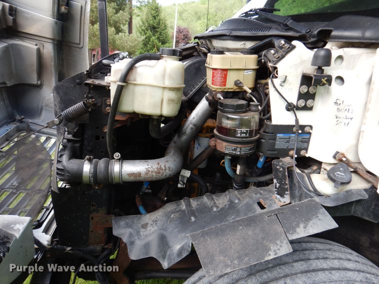 image for item JH9771 2004 GMC C7500  forestry bucket truck