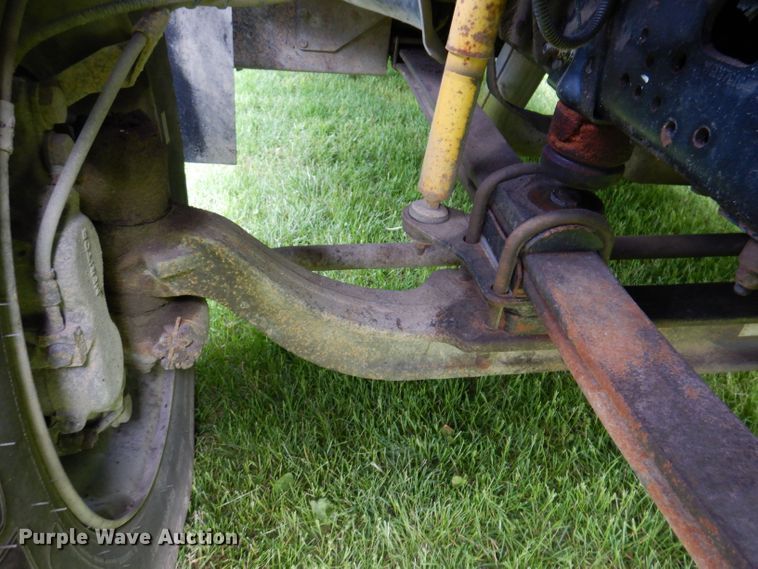 image for item JH9771 2004 GMC C7500  forestry bucket truck