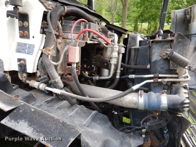 image for item JH9771 2004 GMC C7500  forestry bucket truck