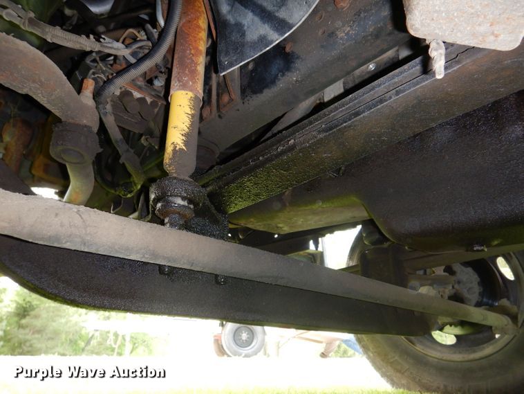 image for item JH9771 2004 GMC C7500  forestry bucket truck