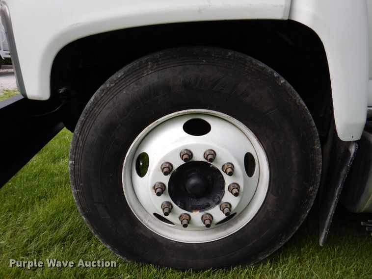 image for item JH9771 2004 GMC C7500  forestry bucket truck