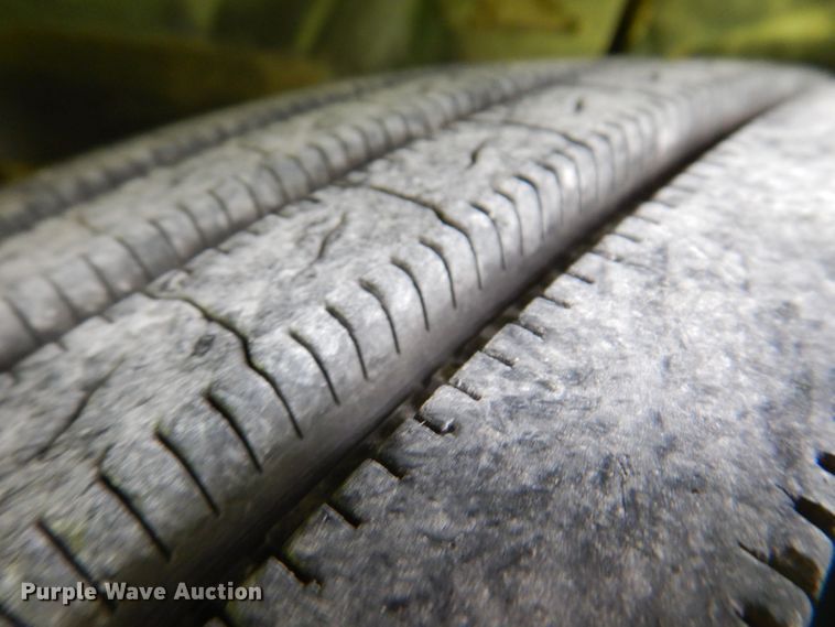 image for item JH9771 2004 GMC C7500  forestry bucket truck